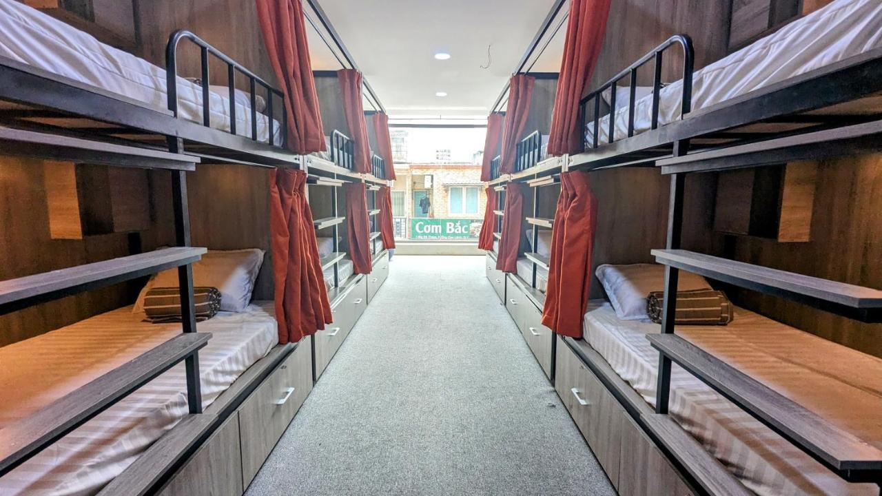 Base Backpackers Hostel โฮจิมินห์ซิตี้ ภายนอก รูปภาพ