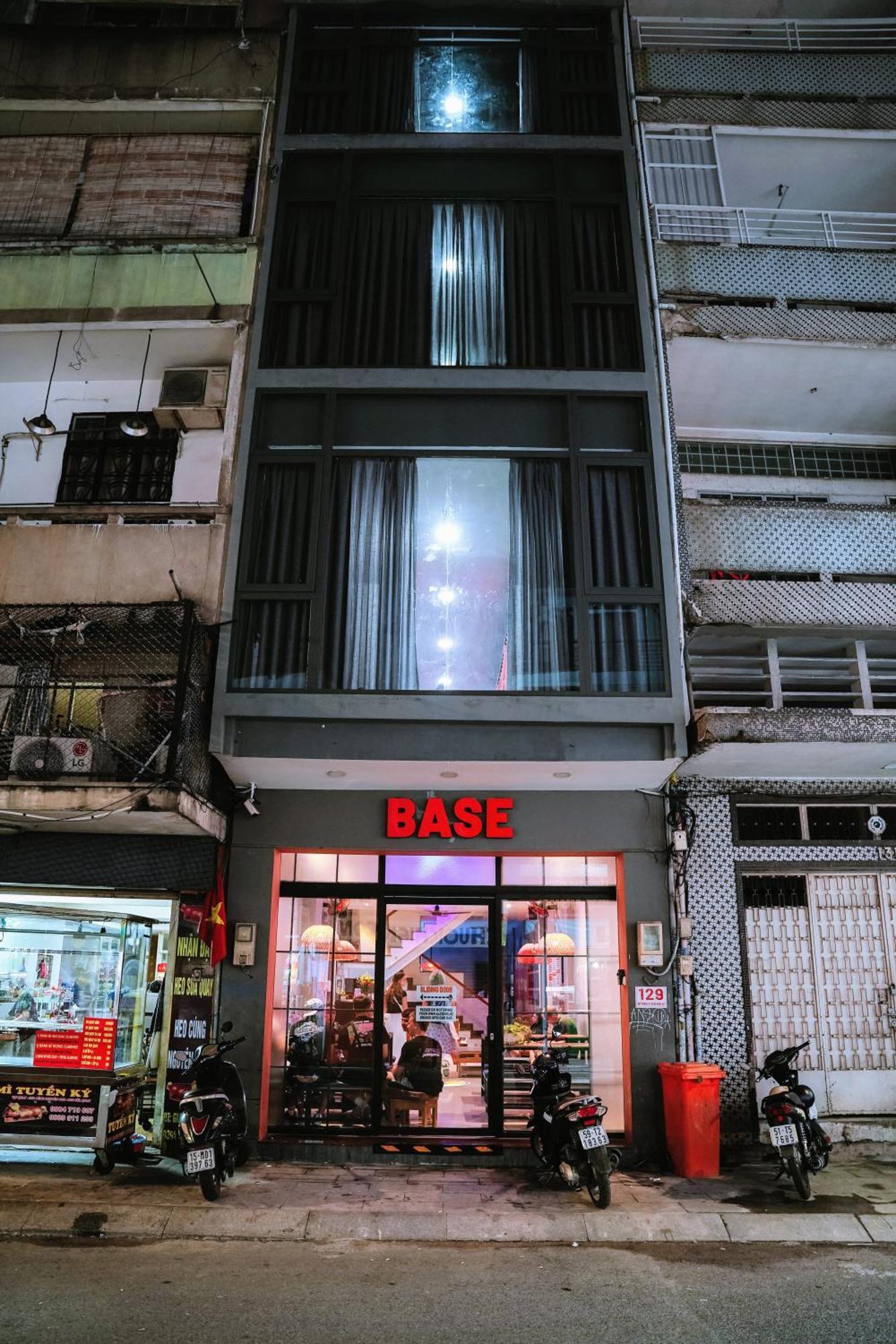 Base Backpackers Hostel โฮจิมินห์ซิตี้ ภายนอก รูปภาพ